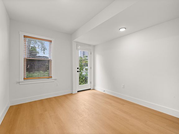 4th image of 14 Westervelt Pl #1