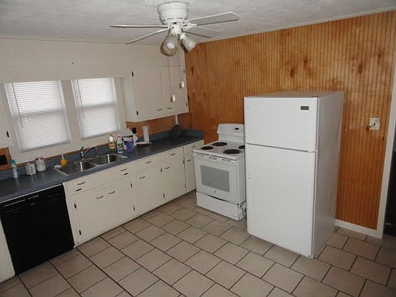 2nd image of 180 1st St