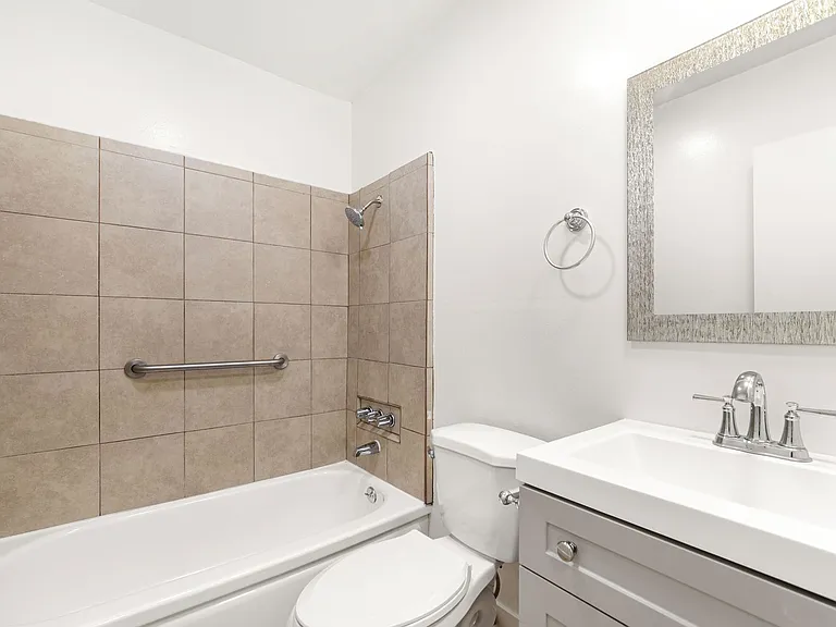 5330 Corteen Pl — Photo 15