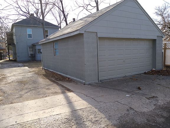 2nd image of 918 Kansas Ave Unit B