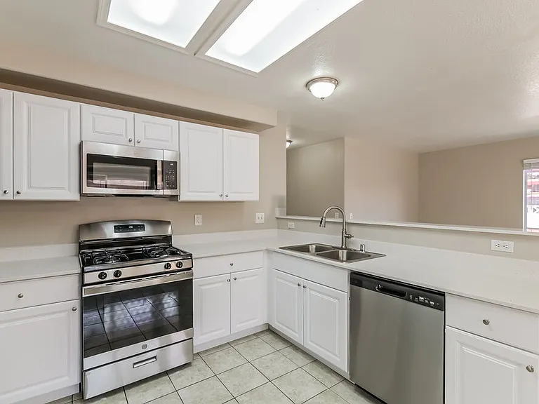 2205 Farmouth Cir — Photo 6
