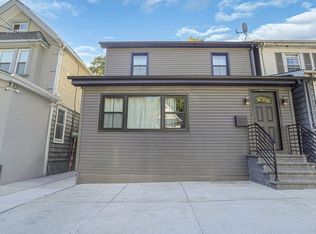 8580 98th St, Woodhaven, NY 11421