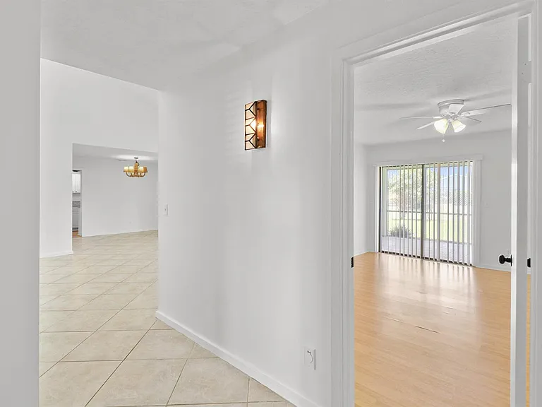 65 Pinehill Trl W — Photo 23