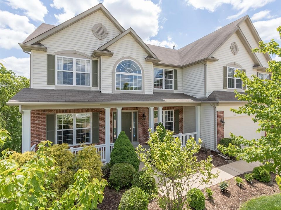 966 Stone Spring Drive in the Legends, extremely well-kept former display home.