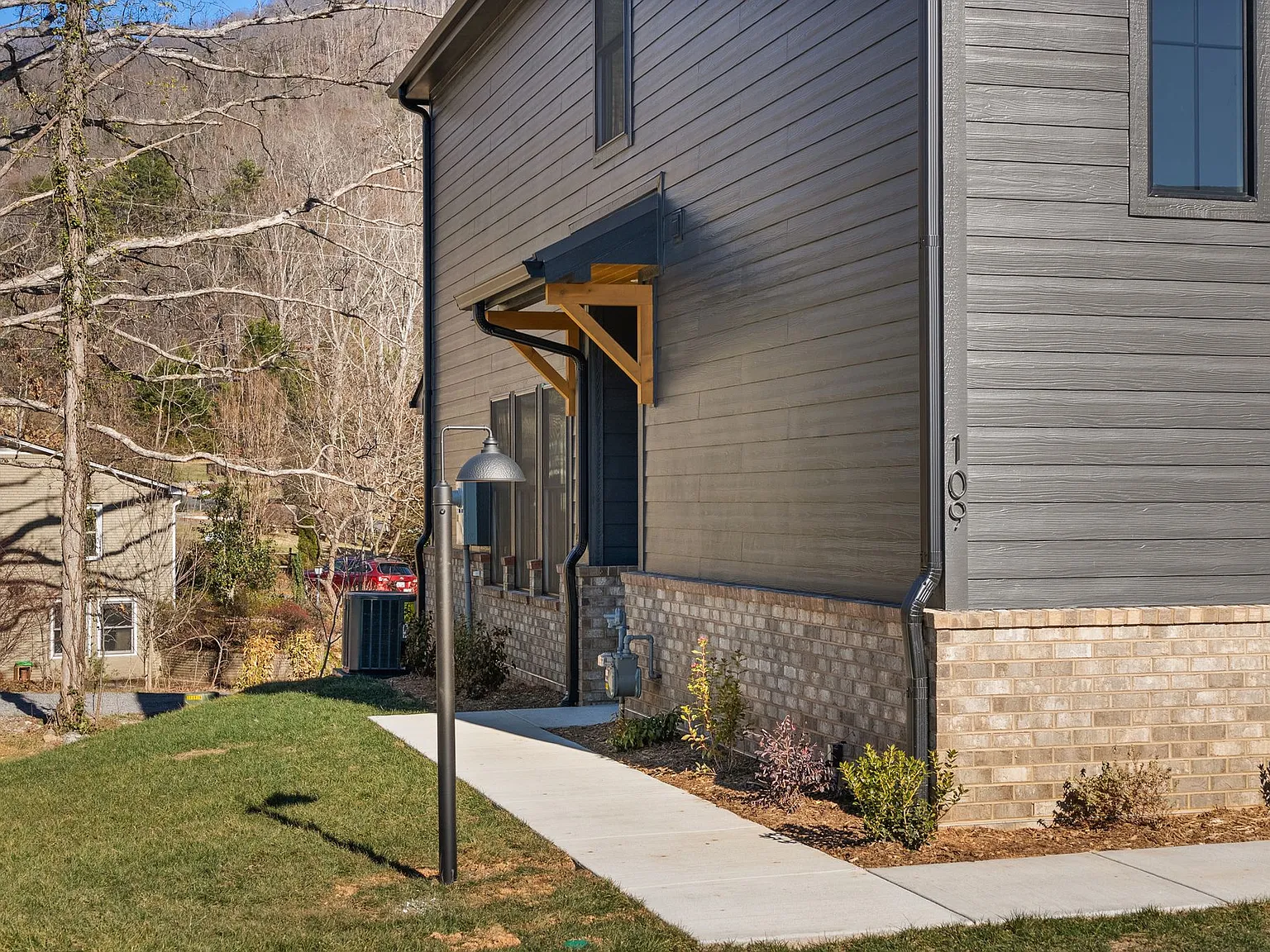 109 Collin Pl — Photo 3