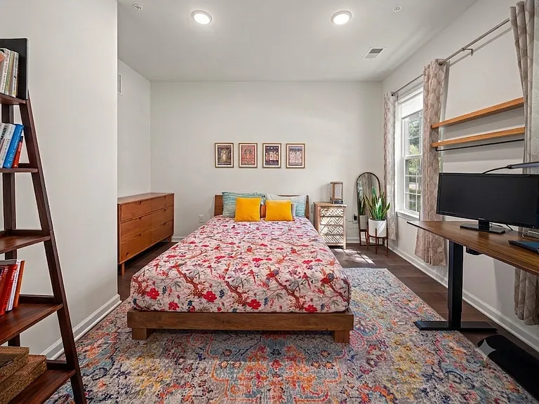 12 Plaza Rd #46 — Photo 4