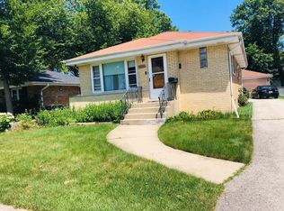 9221 Linder Ave, Skokie, IL 60077