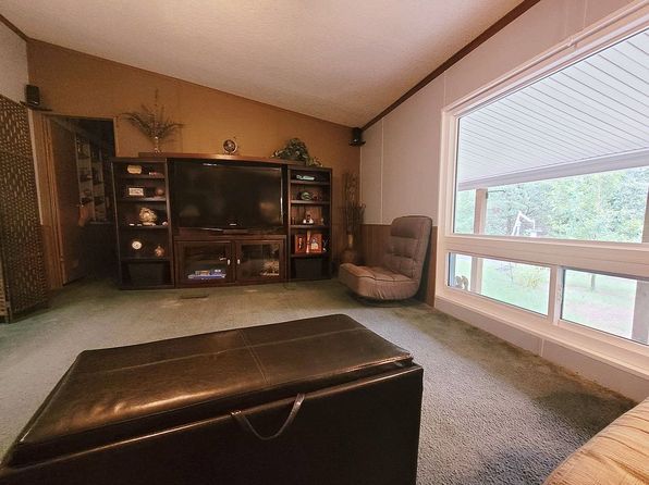 1052 Highway 8 E