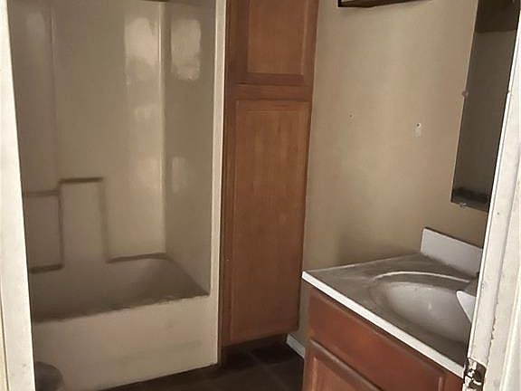 5th image of 634-63 S Rendon St