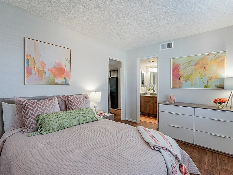 Club Valencia Luxury Apartments — Photo 12