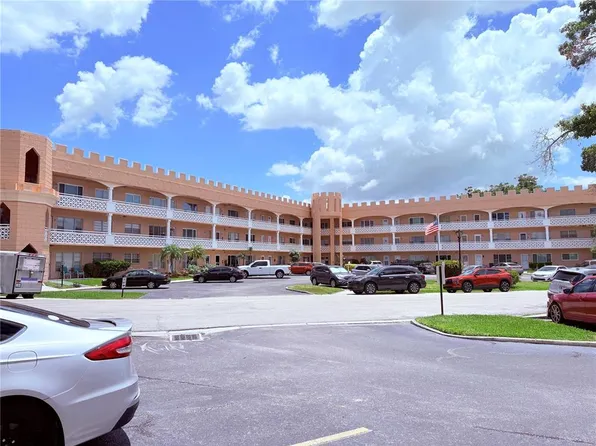 2457 Ecuadorian Way APT 17, Clearwater, FL 33763