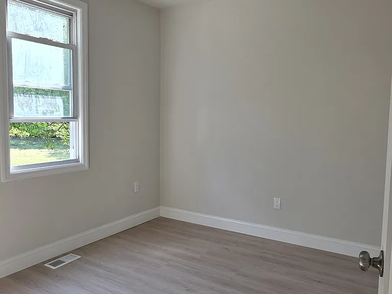 301 N Genoa Ave — Photo 11
