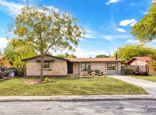5242 Coral Mist St, Kirby, TX 78219