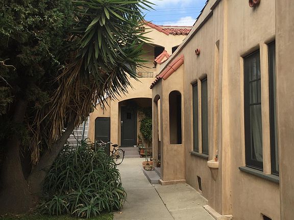 3rd image of 805 N Poinsettia Pl #3/5