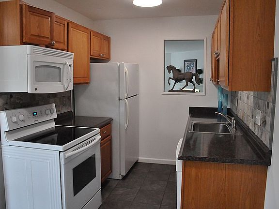 2nd image of 3007 Debra Ct #1