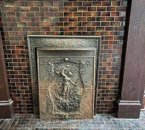 4th image of 717 Washington St