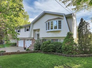 13 Morris Ave, Montville, NJ 07045