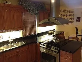 818 Garnet Cir — Photo 8