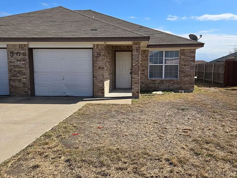 506 Primrose Dr — Photo 1