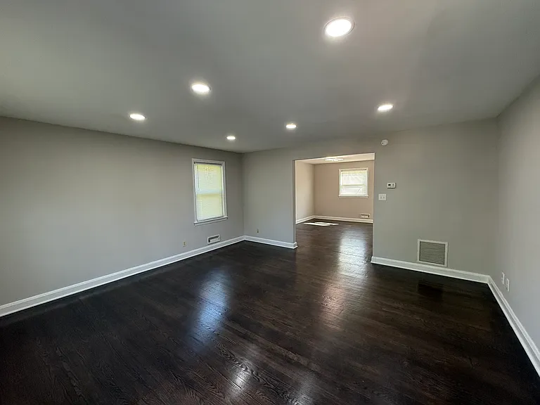 1104 Harwall Rd — Photo 4