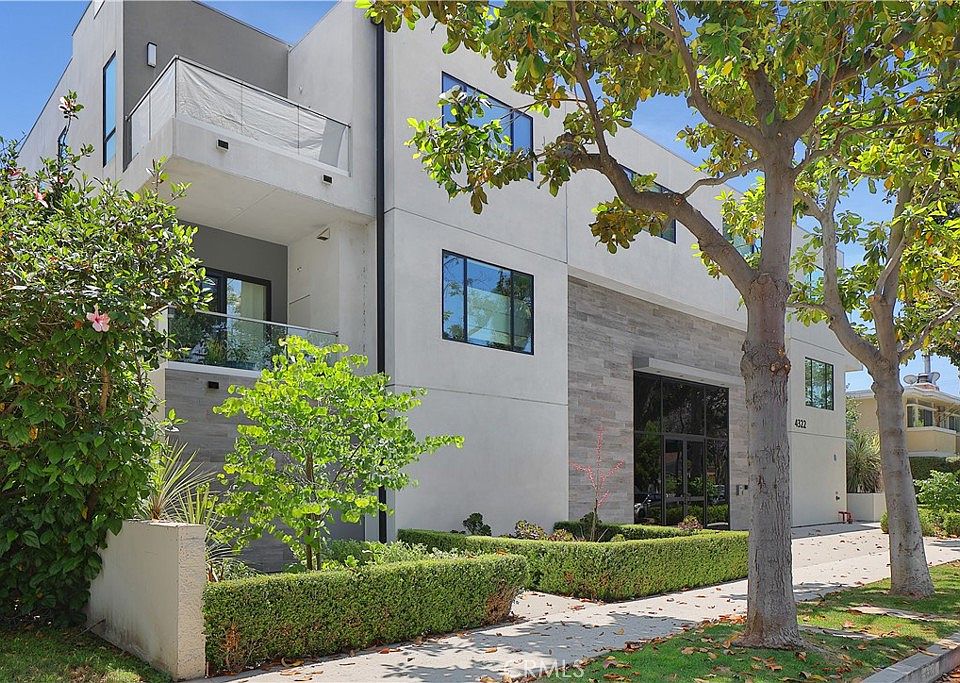 1st image of 4322 Gentry Ave #202