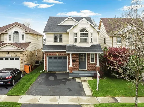 74 Blue Lace Cres, Kitchener, ON N2E 3X1