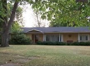 225 NW Redwood St, De Kalb, TX 75559