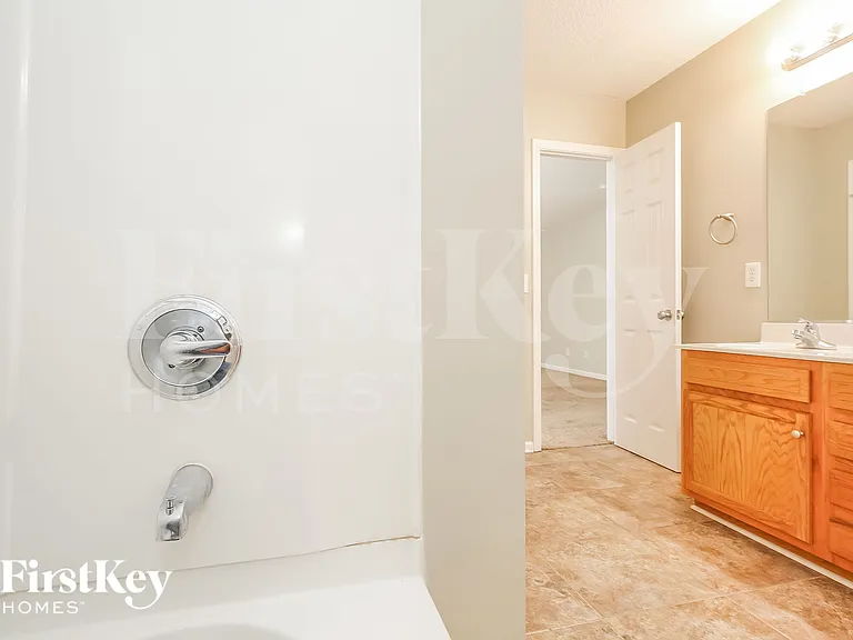 4708 Mallard Creek Dr — Photo 10