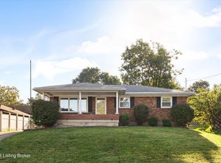 6913 Ledgerock Rd, Louisville, KY 40219
