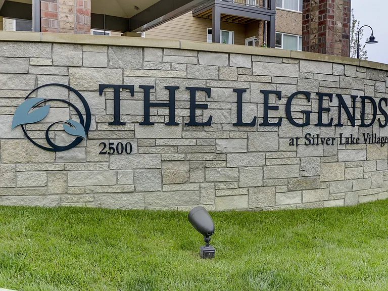The Legends at Silver Lake Village 55+ Apartments — Photo 16