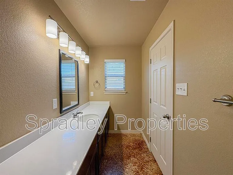 1008B Llano Ct — Photo 13