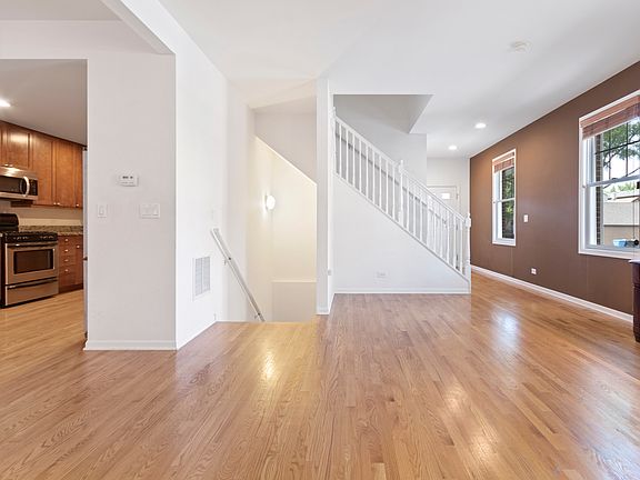 3rd image of 835 W 37th St #B