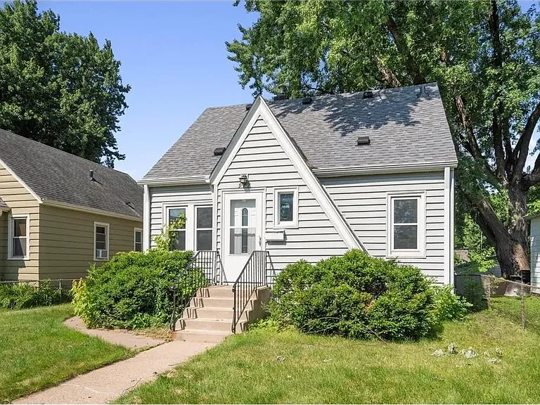 977 Oakdale Ave — Photo 1