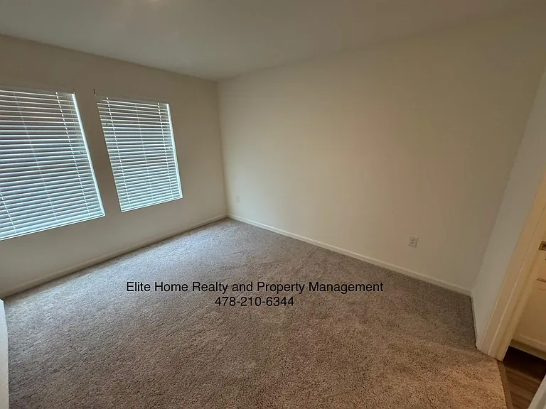 140 Lochwolde Dr — Photo 15