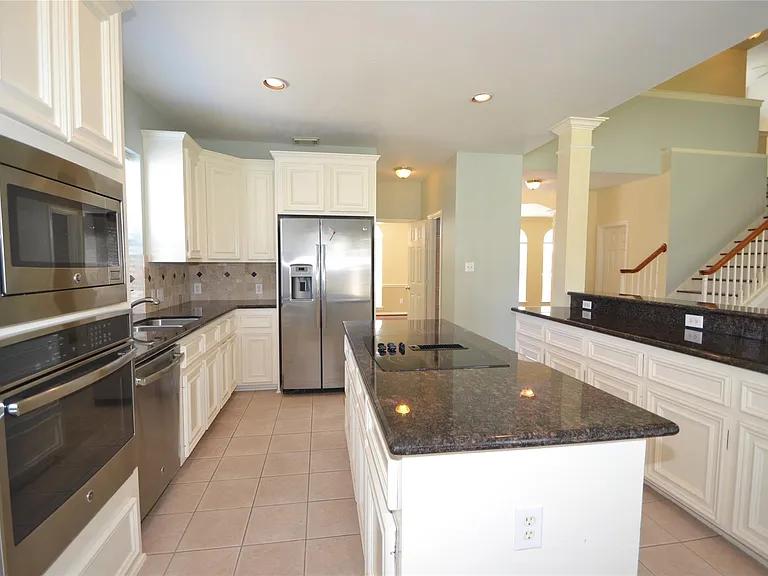1711 Emma Cove Ct — Photo 17