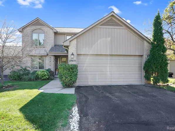 29675 Vista Ct, Farmington, MI 48331