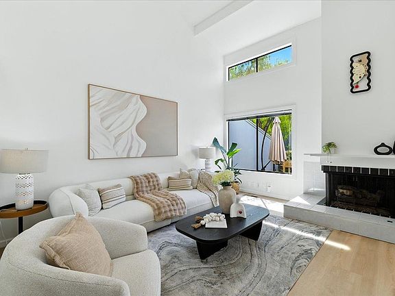 5th image of 3383 Los Prados St