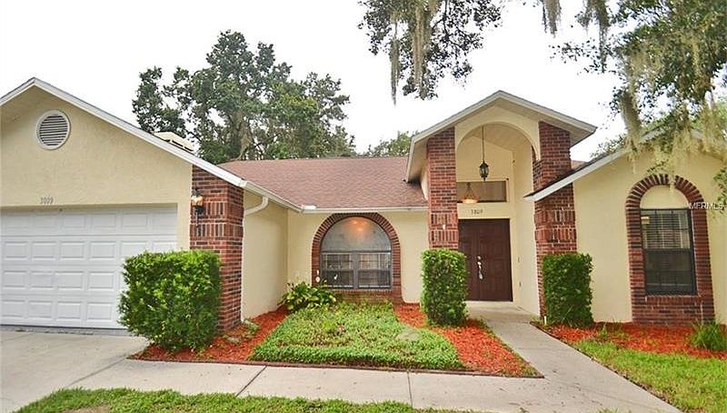 1st image of 3809 Hollow Wood Dr