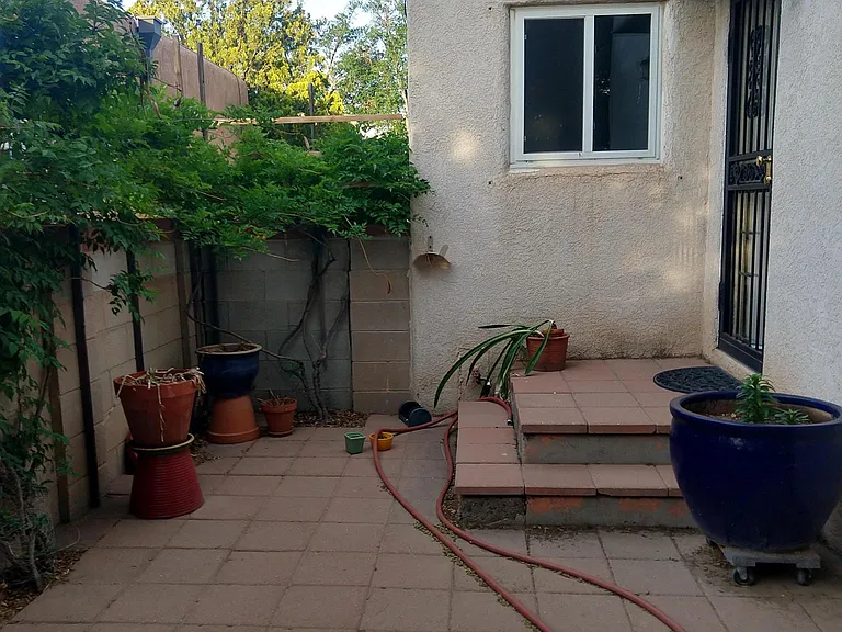 801 Valencia Dr NE — Photo 13