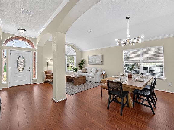 3rd image of 2611 Country Grove Trl