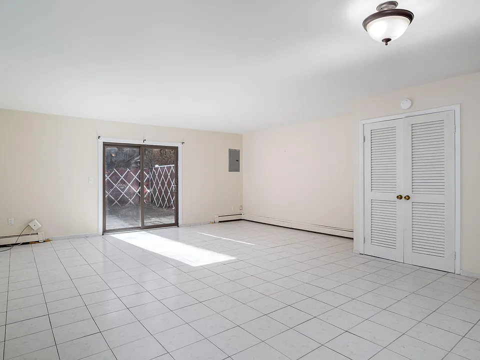 Livingroom/dining room to outdoor patio.