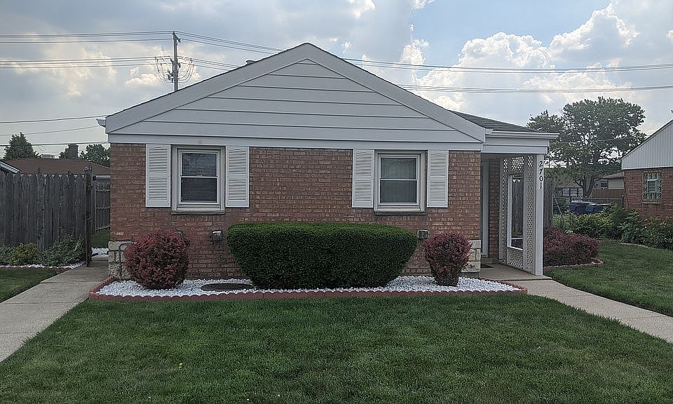 1st image of 2701 Leona St