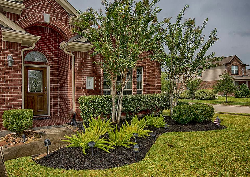 1st image of 947 Maresca Ln