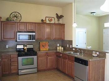 3rd image of 4513 SW 121st St