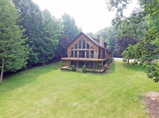 5612 Hazelnut Ln, Oconto Falls, WI 54154