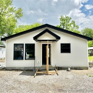 351 S Oak Street, Austin, IN, 47102