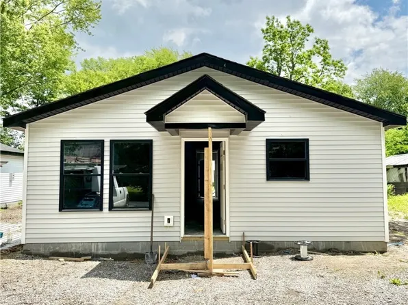 351 S Oak Street, Austin, IN 47102