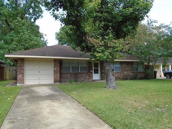 2nd image of 4610 De Lange Ln