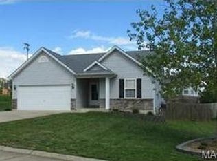 500 Osprey Ct, Winfield, MO 63389