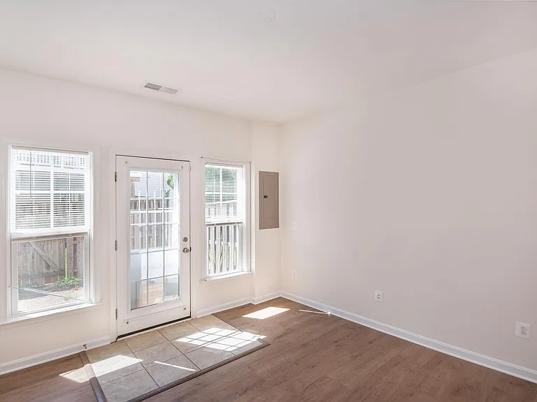 21767 Harroun Ter — Photo 14